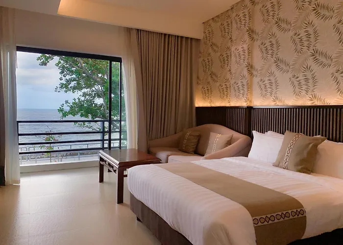 The Tropics At Macarthur Park Resort And Convention Center