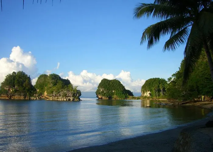 Caluwayan Palm Island Resort & Restaurant